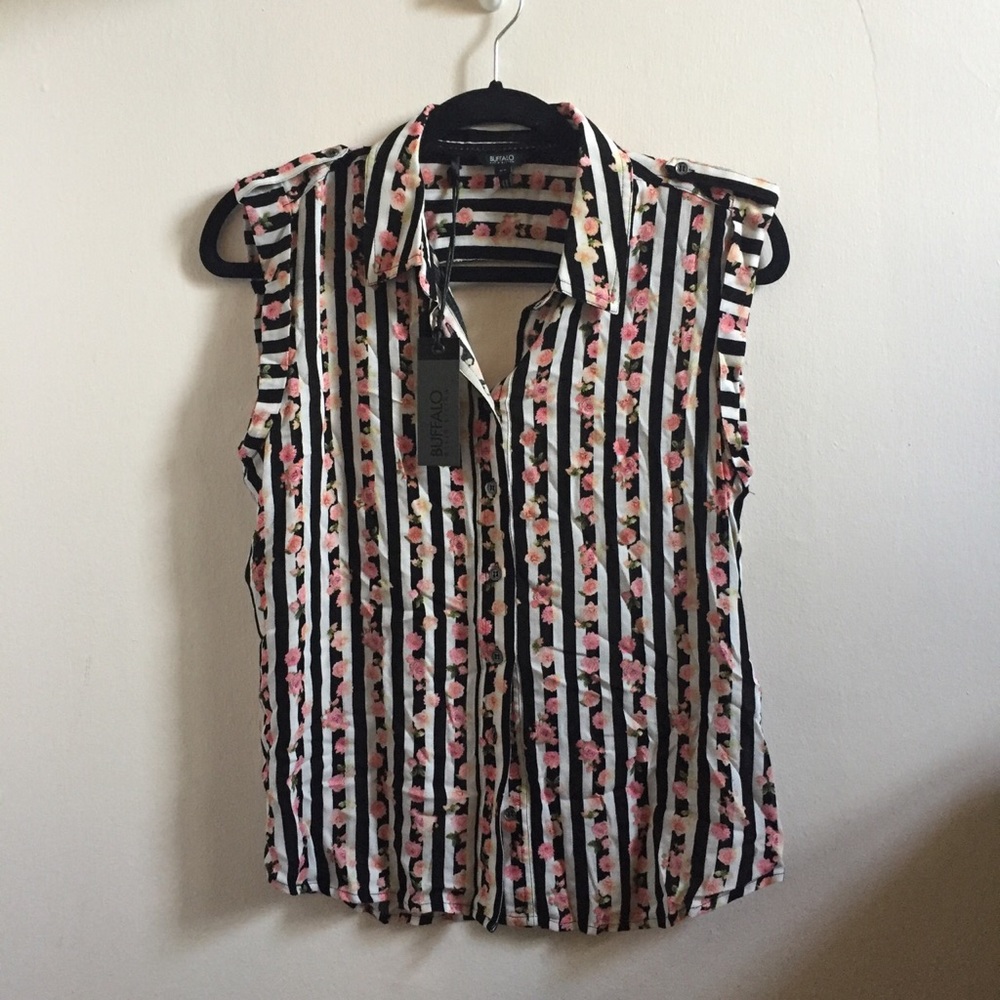 NEW WITH TAGS Floral Top